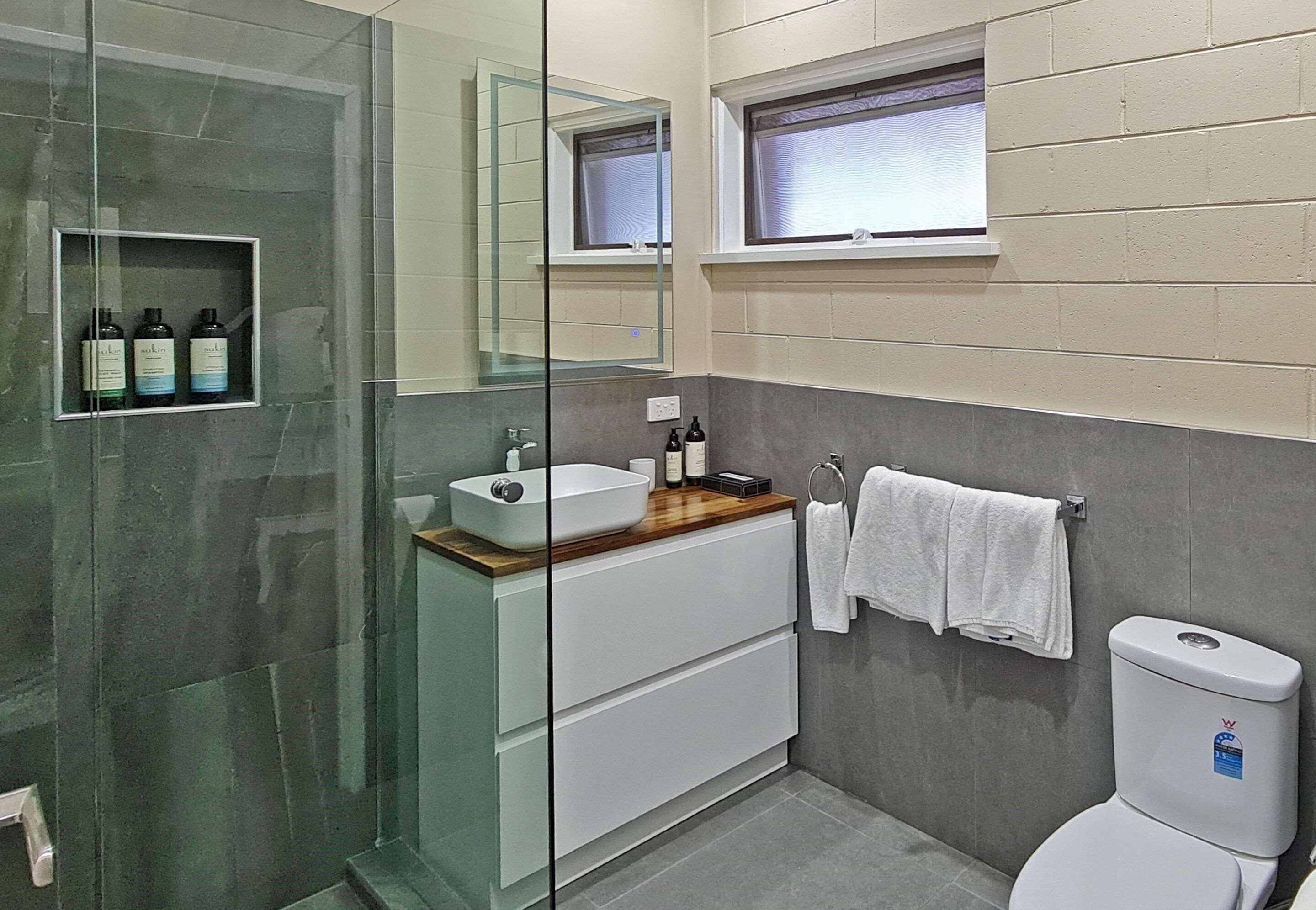 Comfort Inn & Suites King Avenue Sale Eksteriør billede
